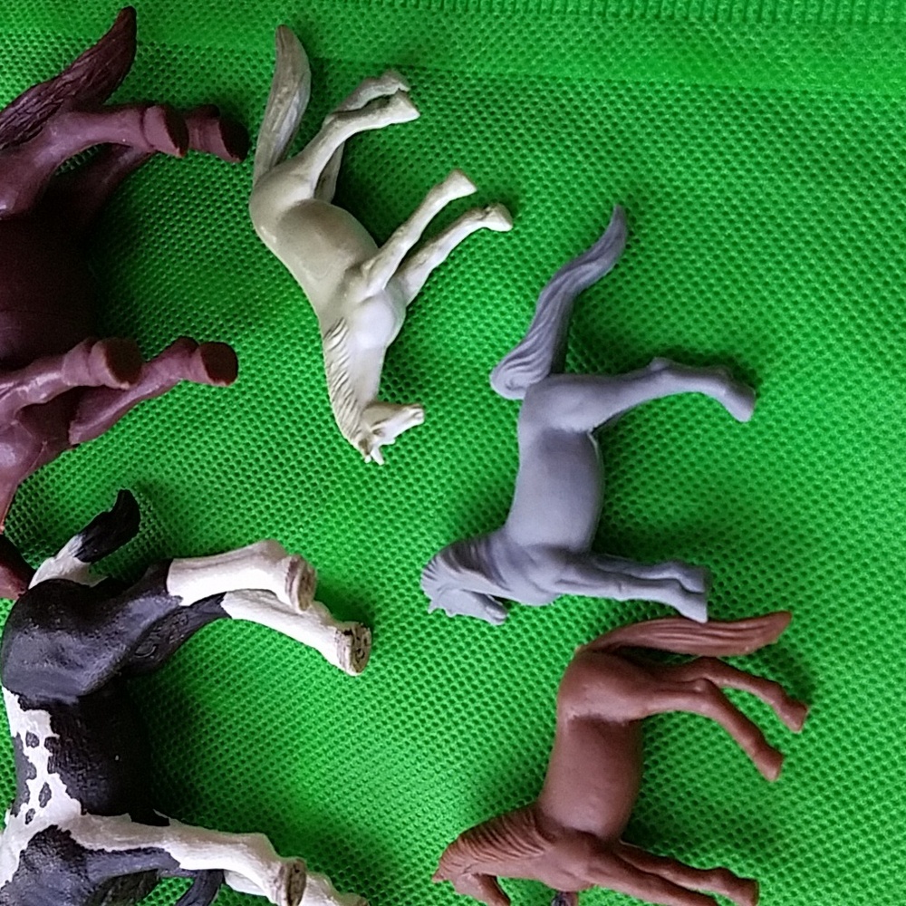 Assorted Horse Figurine Set - Black, Brown, Gray - Set Of 7. - Picture 3 of 10